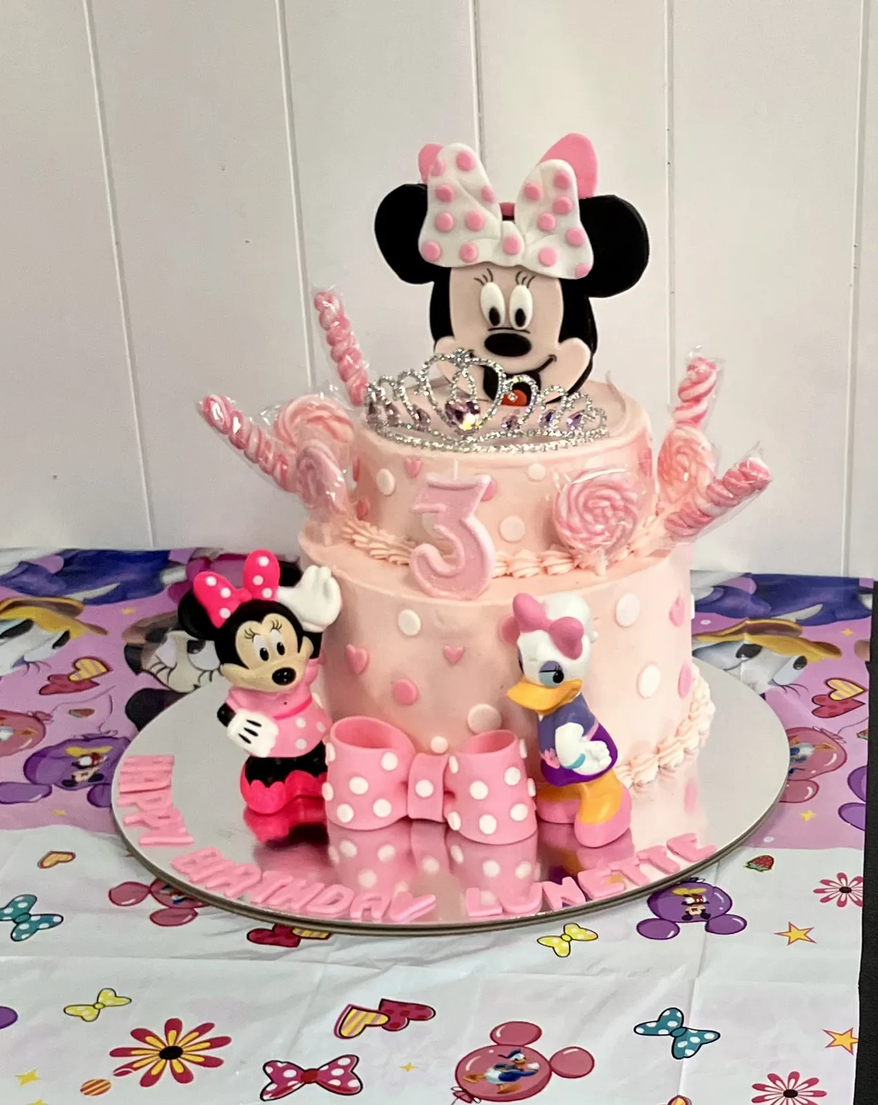Minnie Mouse celebration cake — photo 1